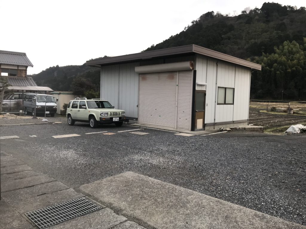 駐車場、滋賀県栗東・草津・湖南の鍼灸・オステオパシーは渋江鍼灸マッサージへの湖南市方面からのアクセス